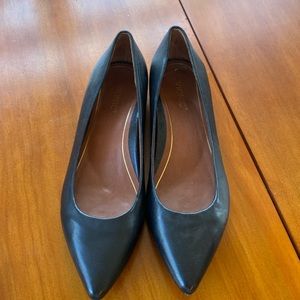 Vionic black flats size 9